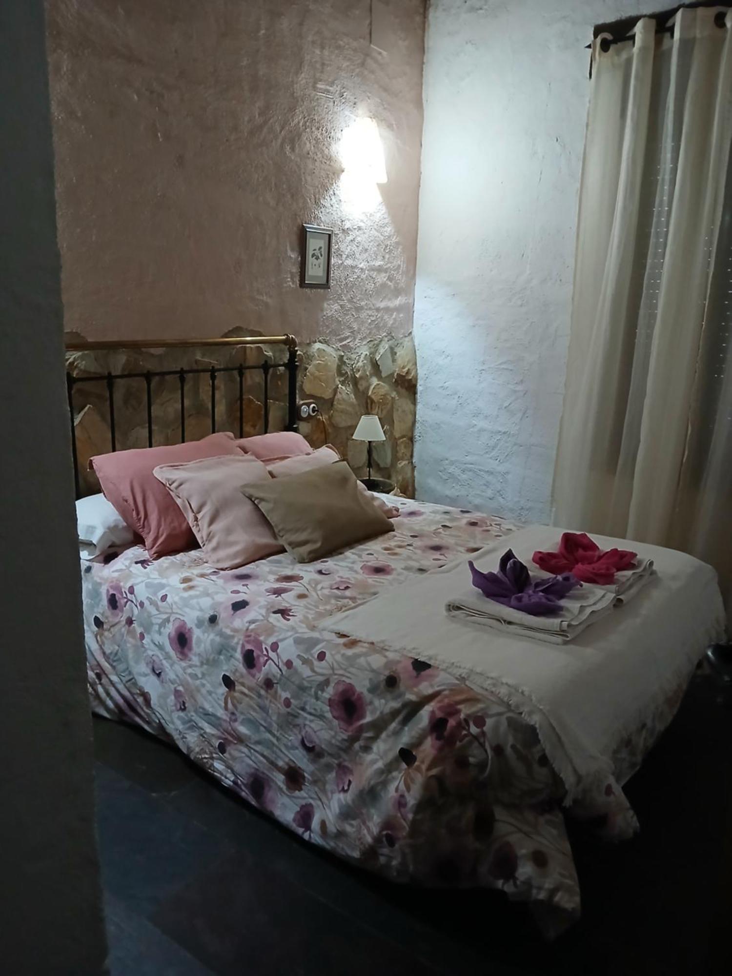 Mirador De Fuentes Guest House Fuentes De Leon Ngoại thất bức ảnh