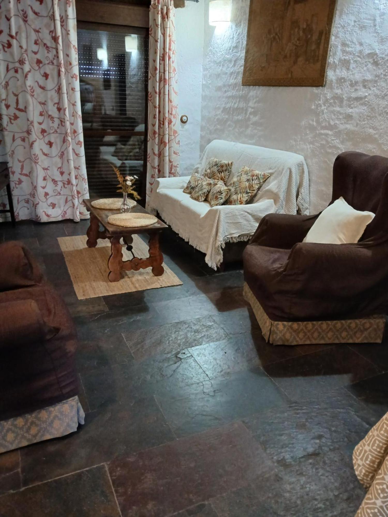 Mirador De Fuentes Guest House Fuentes De Leon Ngoại thất bức ảnh